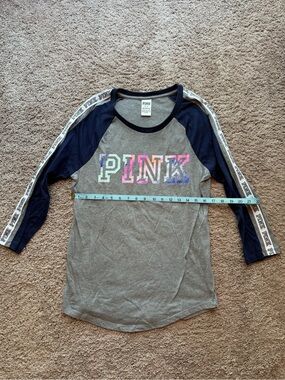PINK Victoria's Secret Grey & Navy Raglan 3/4 sleeve Tee with Logo size S